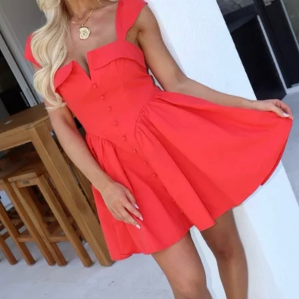 Chic Red Sleeveless Dress